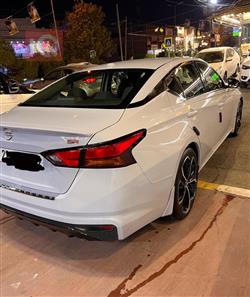 نيسان ألتيما